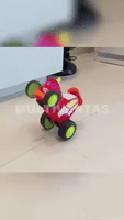 Diversión con Control Remoto: ¡Descubre el Tractor Más Loco y Divertido!