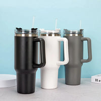 Estilo y Temperatura Ideal en cada gota: El Vaso Térmico que Te Acompaña Todo el Día