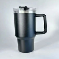 Estilo y Temperatura Ideal en cada gota: El Vaso Térmico que Te Acompaña Todo el Día