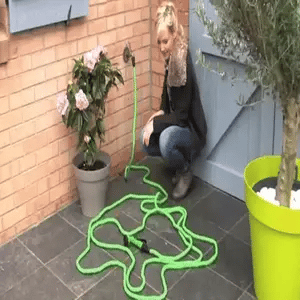 ¡Adiós a los enredos! Manguera expansible y fácil de recoger