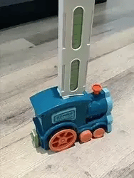 ¡Revoluciona la Diversión en Casa con el Tren de Dominó Automático!