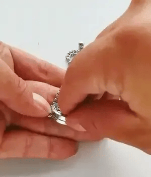 Esencia que Permanece: ¡La Pulsera que Trae Tu Fragancia En tu Mano!