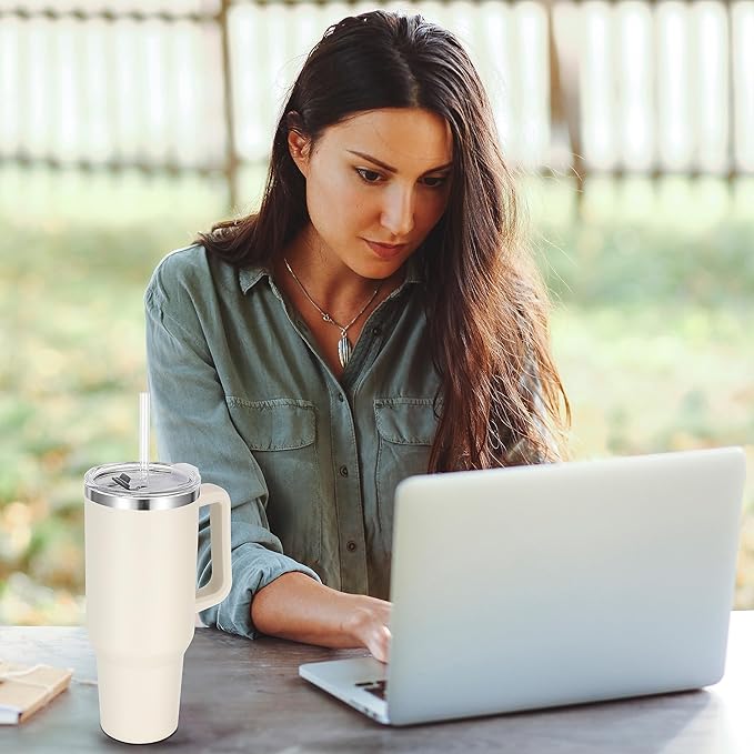 Estilo y Temperatura Ideal en cada gota: El Vaso Térmico que Te Acompaña Todo el Día