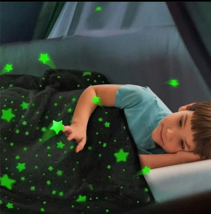 Cielo Estrellado en tu Cama: Descubre la Magia de Nuestra Cobija que Brilla en la Oscuridad