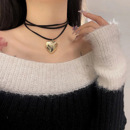 Encuentra la Pieza Perfecta que Complementa tu Look-Collar de Corazón Diseñado para Deslumbrar