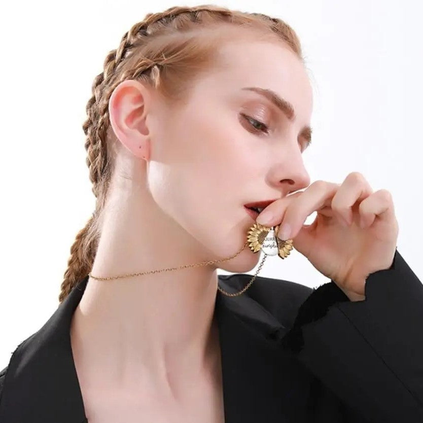 Collar de Girasol: ¡Expresa tu Brillo Cada Día!